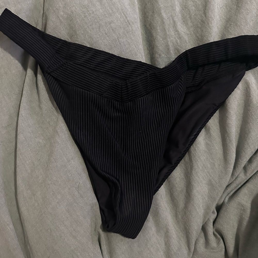 Frankie’s Bikinis - ribbed cheeky bottom